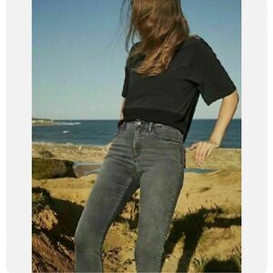 Athleta Women’s Sculptek Ultra Skinny Grey Wash Jeans Size 6